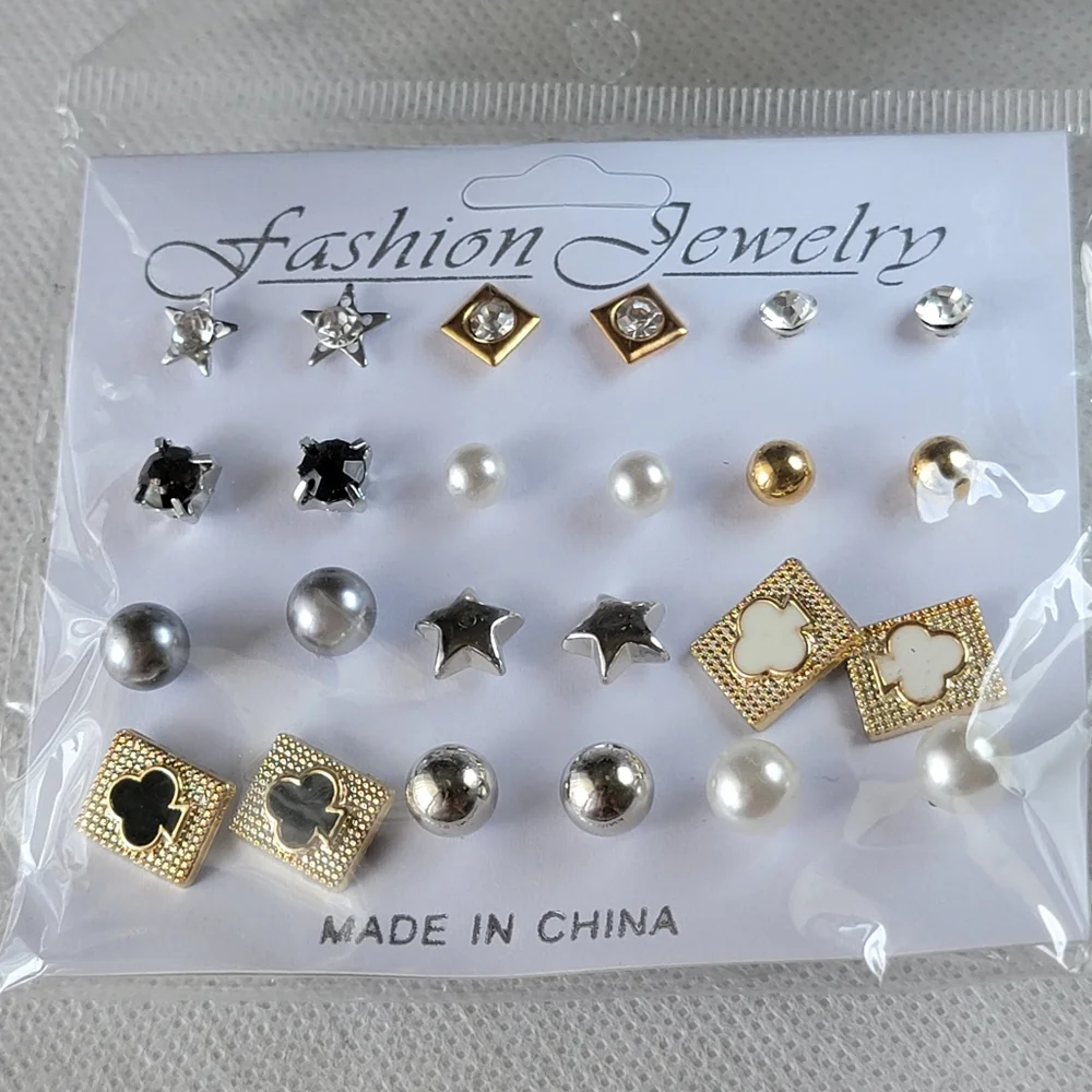 12 Pair Fashion Earrings